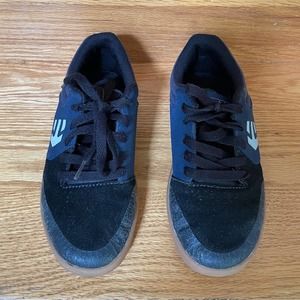 Kids ETNIES Kids Marana Skate Shoes Sz 3